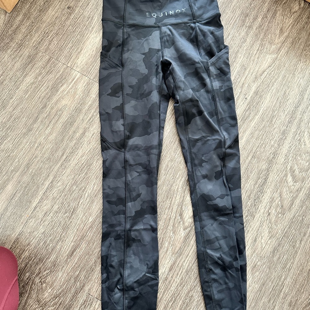 Lululemon camo leggings with pockets